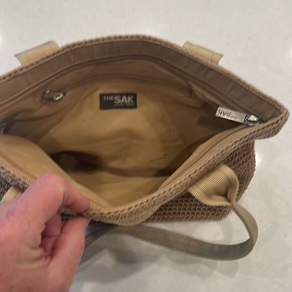 The Sak  Elliott Luca purse 2 zip, pen marks on inside, exterior purse spotless. - Picture 6 of 6